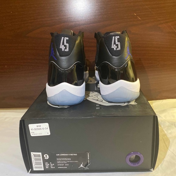 Air Jordan 11 - Picture 7 of 8